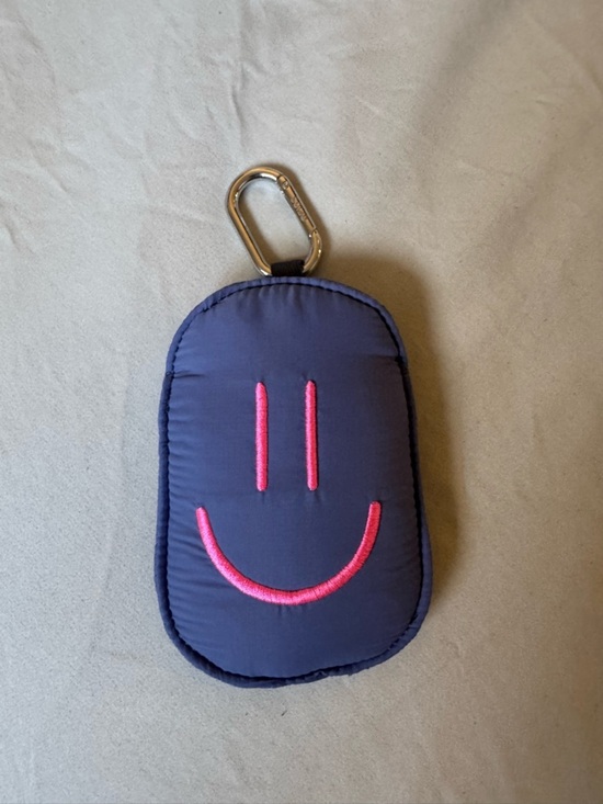Figs Accessories - FIGS - smiley key chain